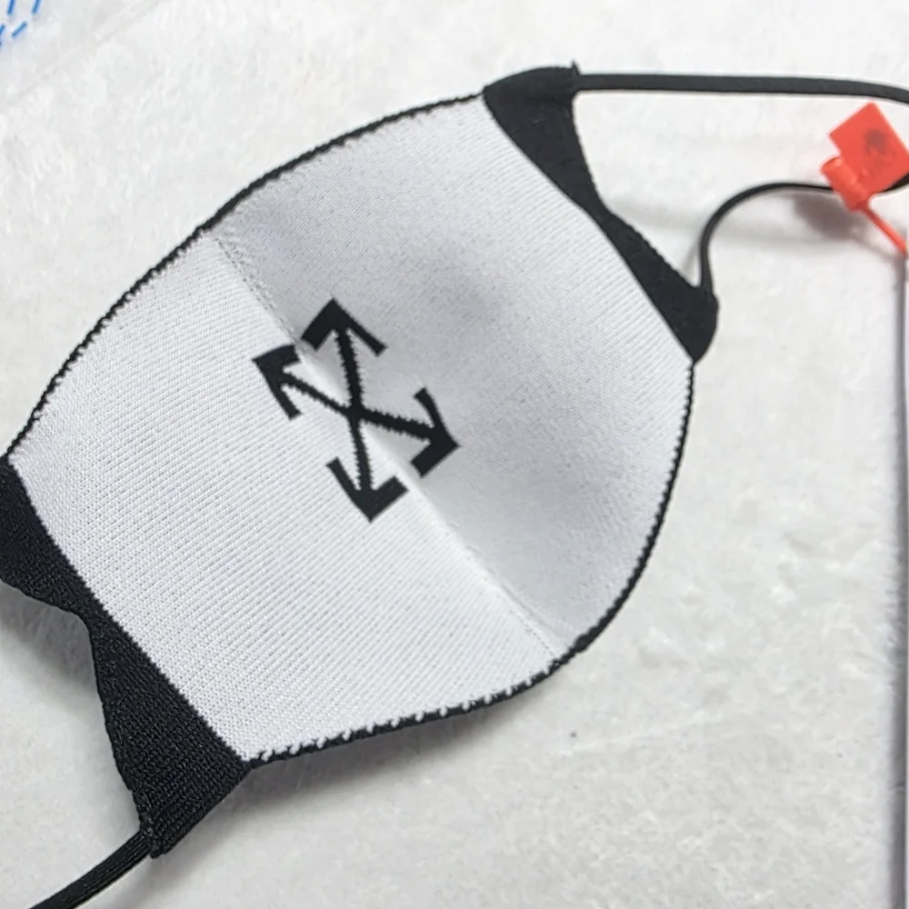 NWT Off-White jacquard Arrows motif face mask Black White L/XL